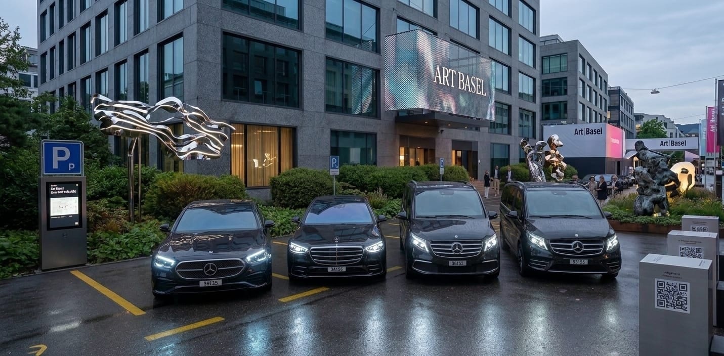 Mercedes-Flotte vor der Messe Basel zur Art Basel