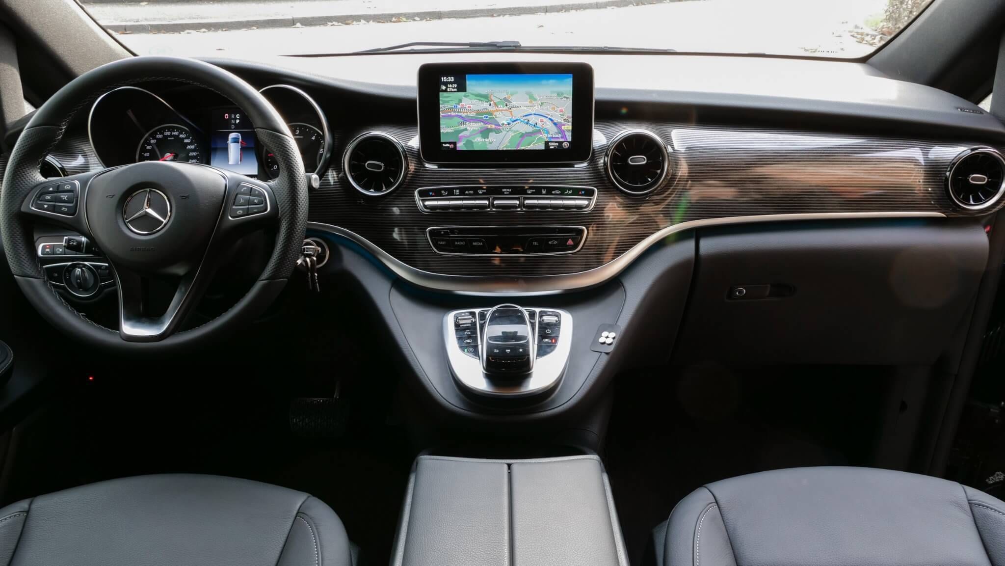 Cockpit der Mercedes V-Klasse